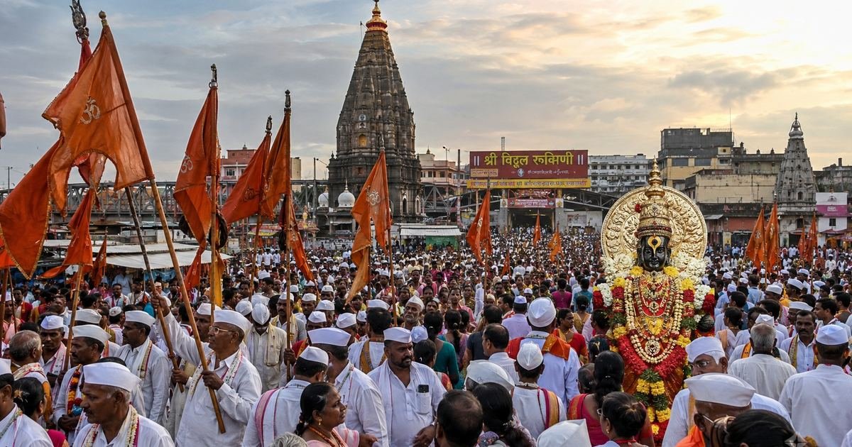 आषाढी वारीची सांगता: लाखो वारकरी पंढरपुरात दाखल, विठू नामाचा गजर